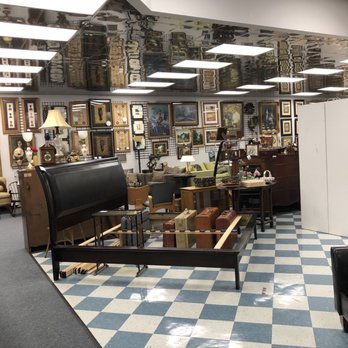 Fusion Mall - 9/14/18. Friday afternoon. Interior. - Vape Shops Near Me - Shreveport, Louisiana Fusion Mall - 9/14/18. Friday afternoon. Interior. - Vape Shops Near Me - Shreveport, Louisiana