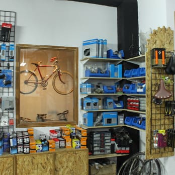 La Ciclería - Ven a arreglar tu bici en el Taller de autorreparación, tenemos lo necesario para que salga sanada. - Cafeteria Near Me - Zaragoza, Z