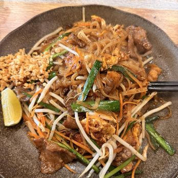 Kin Phed - Beef Pad Thai - Thai Near Me - Livermore, California Kin Phed - Beef Pad Thai - Thai Near Me - Livermore, California