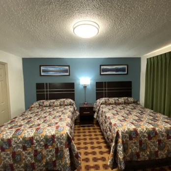 Lodge Inn - Double room - Hotels Near Me - Wrightstown, New Jersey
