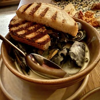 AMBAR Restaurant, Chicago - Drunken mussels - Desserts Near Me - Chicago, Illinois AMBAR Restaurant, Chicago - Drunken mussels - Desserts Near Me - Chicago, Illinois