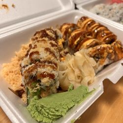 JU-Sushi - Just a couple of rolls for my meal