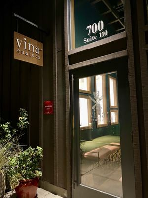 Vina Enoteca by null