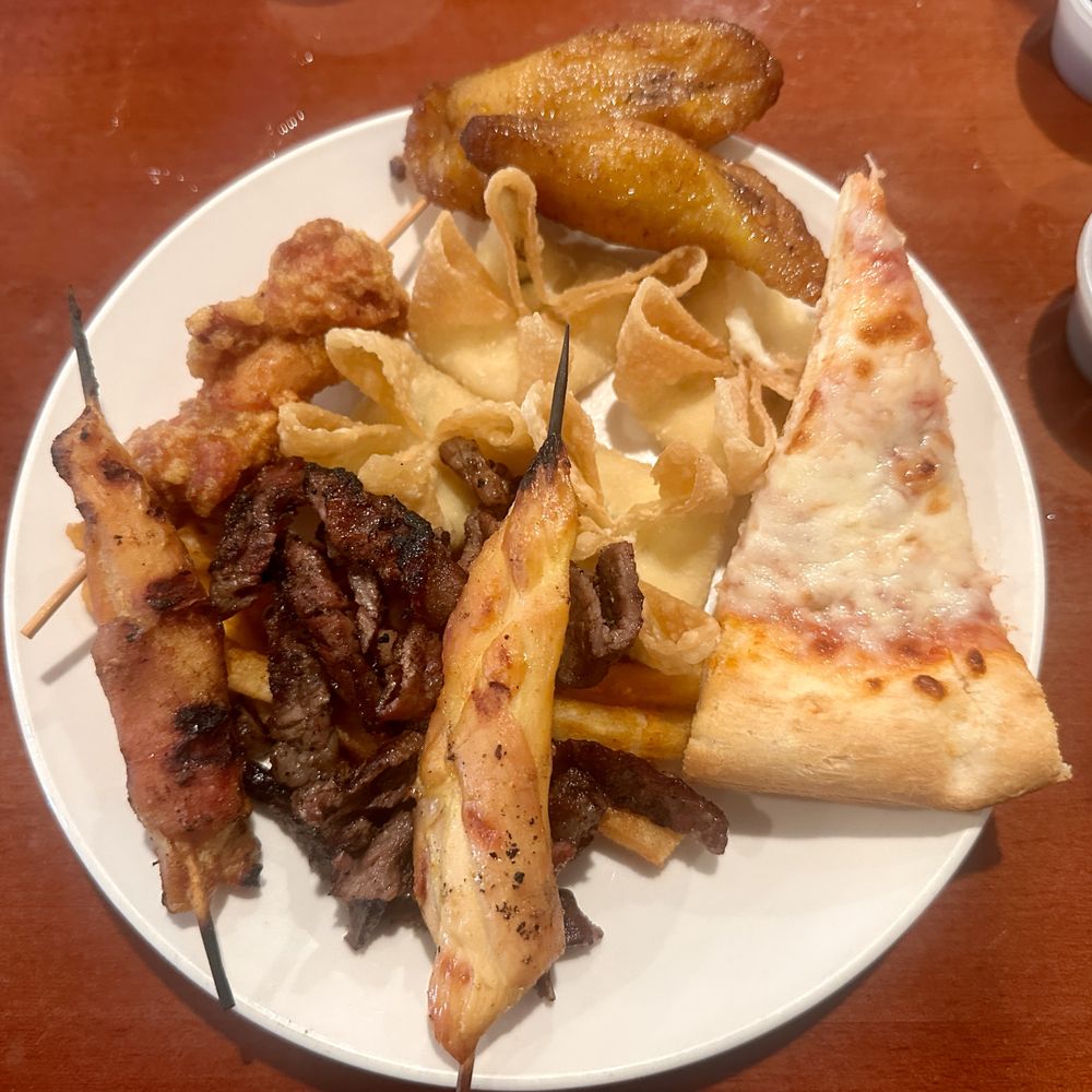 Four Seasons Buffet - Pizza, rangoons, chicken skewers, beef steak strips, & plantains. - Buffets Near Me - Cerritos, California