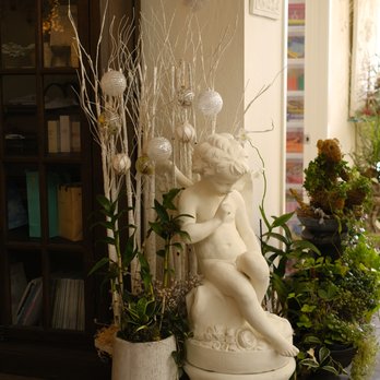 Anna Beauty Salon - One of the many beautiful salon decors. - Cosmetics & Beauty Supply Near Me - Cupertino, California