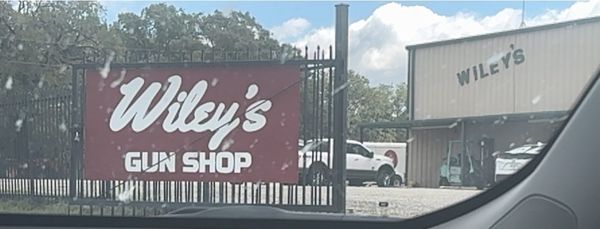 WILEY’S GUN SHOP - Updated January 2025 - 16 Reviews - 7009 Vz County