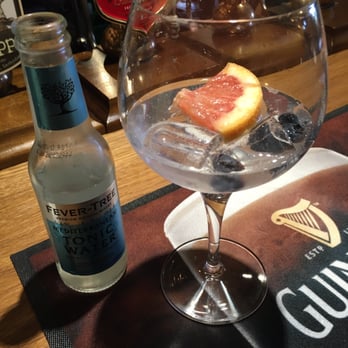 The Horseshoes - Brockmans Gin - Pubs Near Me - Derbyshire, DBY