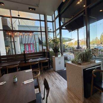 Brown Butter - Cute and bright seating - Desserts Near Me - Danville, California