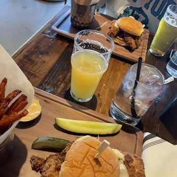 Finney's Crafthouse - Redlands - Peggy's crispy chicken sandwich - New American Near Me - Redlands, California Finney's Crafthouse - Redlands - Peggy's crispy chicken sandwich - New American Near Me - Redlands, California