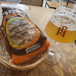 Pub U Dvou přátel - Wheat beer and snacks