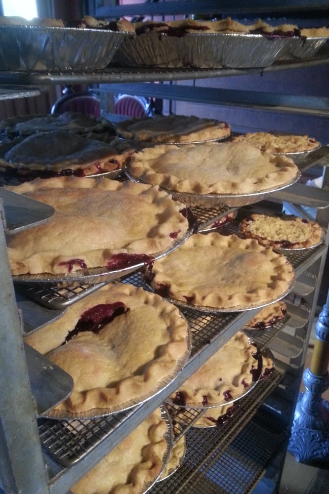 Jeni's Pies Logo