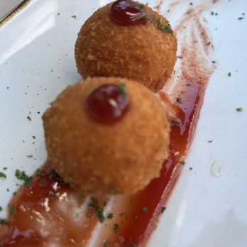 La Famosa - Puerto Rican Near Me - Washington, DC, District of Columbia