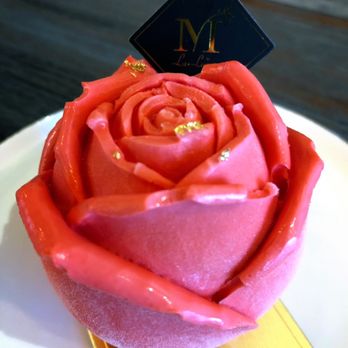 La Luna Tea and Dessert Bar - $8 overpriced - Desserts Near Me - Las Vegas, Nevada
