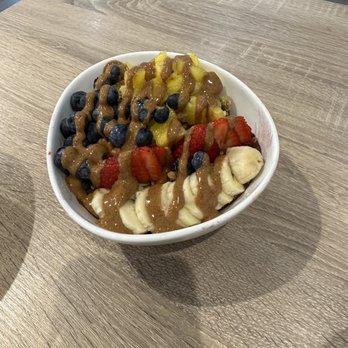 Carrot Express - Almond butter açaí bowl - Juice Bars & Smoothies Near Me - Weston, Florida