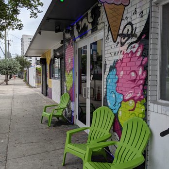 Midtown Creamery - Outdoor shop - Desserts Near Me - Miami, Florida Midtown Creamery - Outdoor shop - Desserts Near Me - Miami, Florida