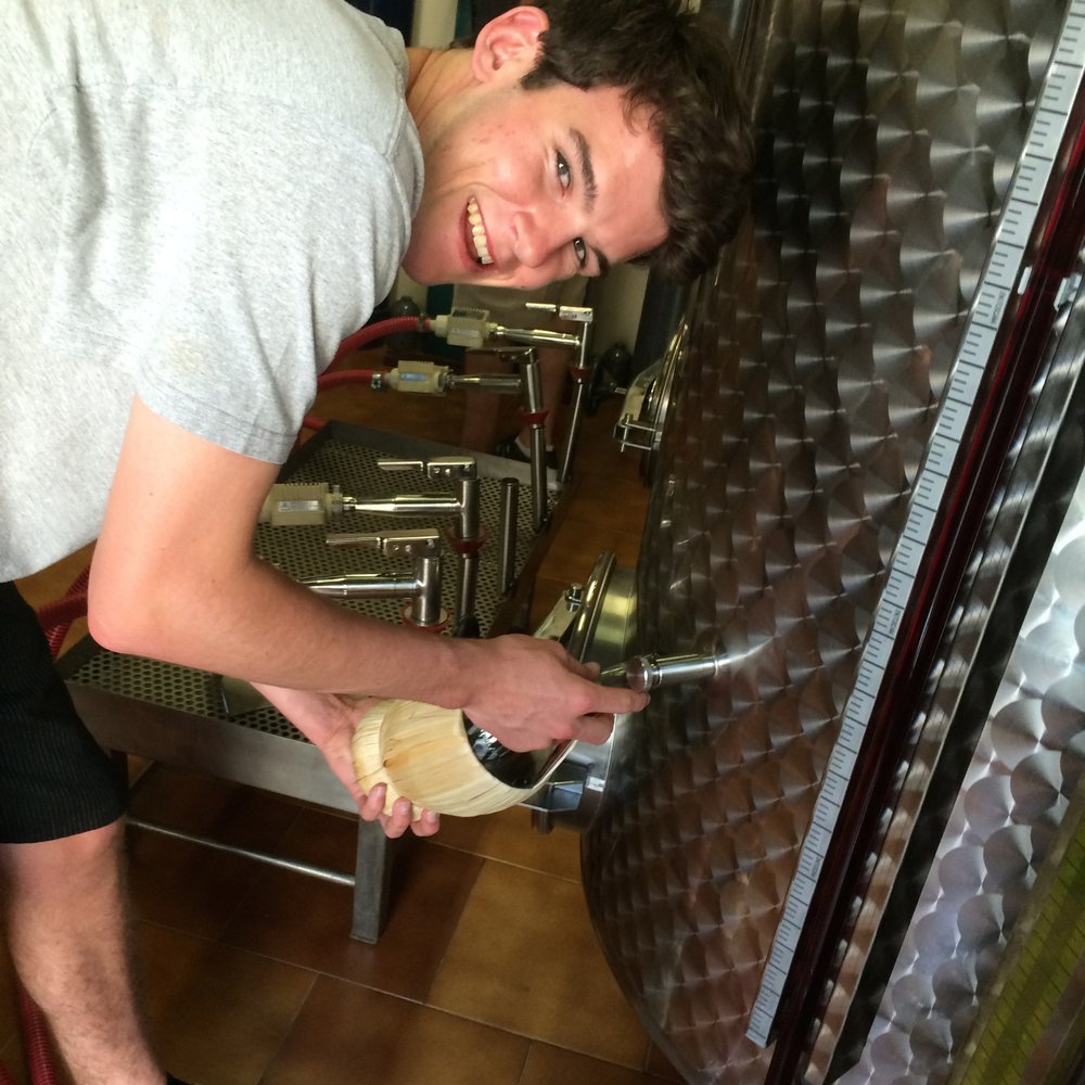 Fiasco & Bottiglia - filling the red - Wine Tasting Room Near Me - Poggibonsi, SI