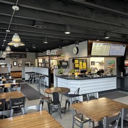 Happy Poochie Eatery - Restaurant Interior