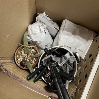 You Move Me Bay Area - A recent housewarming gift this cactus, was put at the bottom of the box and filled to the top with heavy dishes - Movers Near Me You Move Me Bay Area - A recent housewarming gift this cactus, was put at the bottom of the box and filled to the top with heavy dishes - Movers Near Me