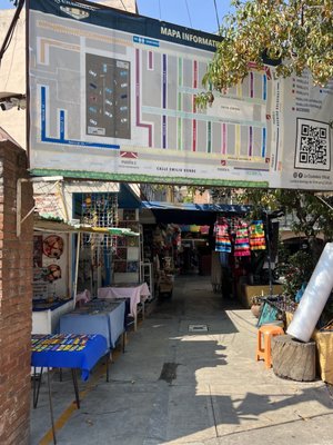 Mercado de Artesanías La Ciudadela by null