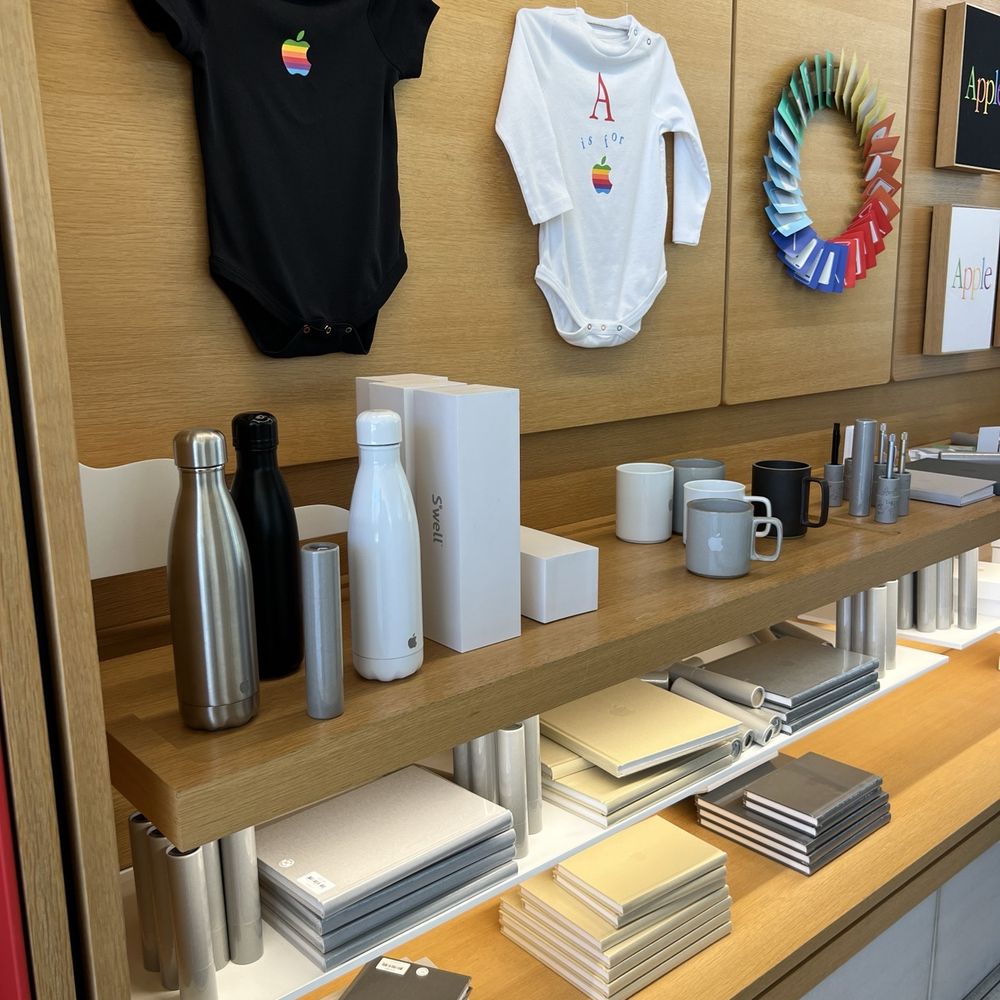 Apple Park Visitor Center - 5/31/24 Merchandise - Computers Near Me - Cupertino, California Apple Park Visitor Center - 5/31/24 Merchandise - Computers Near Me - Cupertino, California