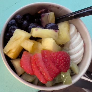 Little Fish Coffee - Small Classic Acai Bowl - Cafes Near Me - Koloa, Hawaii Little Fish Coffee - Small Classic Acai Bowl - Cafes Near Me - Koloa, Hawaii