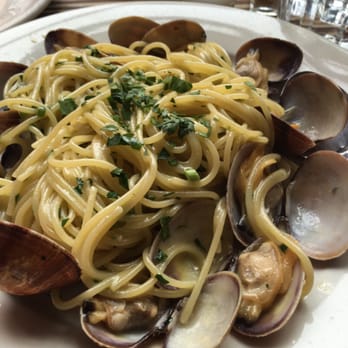 Celeste - Linguini with white clam sauce - Italian Near Me - New York, New York Celeste - Linguini with white clam sauce - Italian Near Me - New York, New York