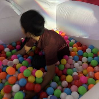 Twas The Light Before Christmas - Virtual Reality Centers Near Me - Honolulu, Hawaii