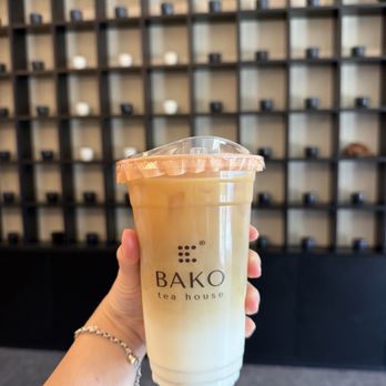 Bako Tea House - PHOENIX OOLONG TEA LATTE 鳳凰烏龍拿鐵 - Coffee & Tea Near Me - Cerritos, California