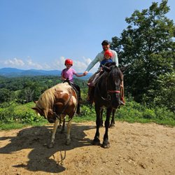 Sandy Bottom Trail Rides - Horse back riding