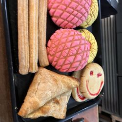 La Pablonita Bakery - Assortment of pan dulce