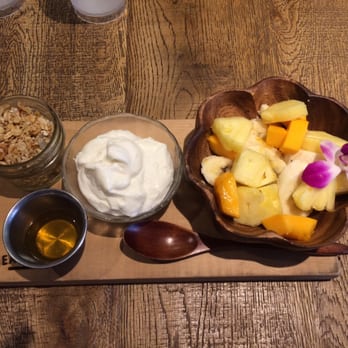 Aloha Kitchen - Yogurt plate - Breakfast & Brunch Near Me - Honolulu, Hawaii Aloha Kitchen - Yogurt plate - Breakfast & Brunch Near Me - Honolulu, Hawaii