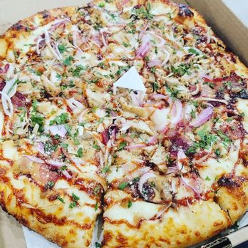 R Pizza - BBQ Chicken Pizza - Pizza Near Me - Springfield, Oregon