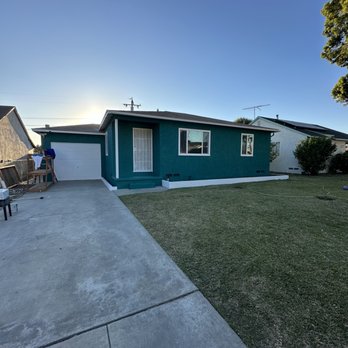 BM Exterior Coatings - Artisan green with arctic white trim - Painters Near Me - Downey, California BM Exterior Coatings - Artisan green with arctic white trim - Painters Near Me - Downey, California