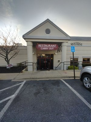 Squire's Italian Restaurant and Catering by null