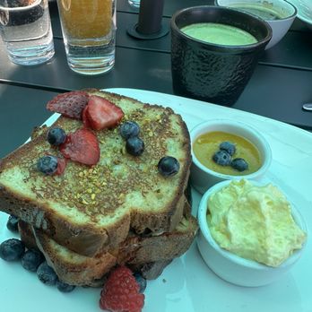 Zi Spice - Homemade GF sourdough French toast with mango compote - Coffee & Tea Near Me - Ashland, Oregon