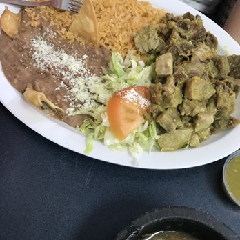 Taqueria Del Valle - Chile Verde Plate - Mexican Near Me - Moreno Valley, California Taqueria Del Valle - Chile Verde Plate - Mexican Near Me - Moreno Valley, California