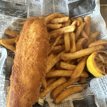 Finn’s Dockside Bar & Grill - Fish and chips - Sports Bars Near Me - Apollo Beach, Florida