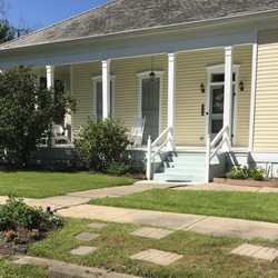 The Carriage Step Bed & Breakfast - The Carriage Step gets its name from the large, concrete step located in the front of the house near the street.