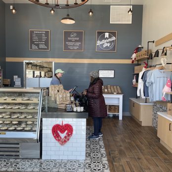 Buttermilk Sky Pies - two people in a bakery - Desserts Near Me - San Antonio, Texas Buttermilk Sky Pies - two people in a bakery - Desserts Near Me - San Antonio, Texas