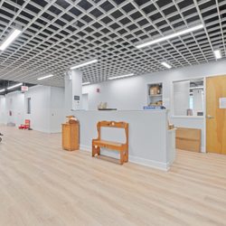 American Montessori Academy Andersonville - Our gorgeous, state-of-the-art front desk and reception area!