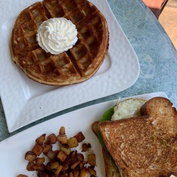 Potomac Point Winery - Mimosa Belgian Waffle, Gourmet BLT, hash browns - Wineries Near Me - Stafford, Virginia