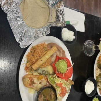 L & J Cafe - Mexican Near Me - El Paso, Texas
