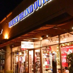 LUCKY BRAND JEANS OUTLET - 11 Reviews 