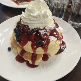 Lady C’s - Berry berry soufflé pancakes - Breakfast & Brunch Near Me - Tarzana, California Lady C’s - Berry berry soufflé pancakes - Breakfast & Brunch Near Me - Tarzana, California