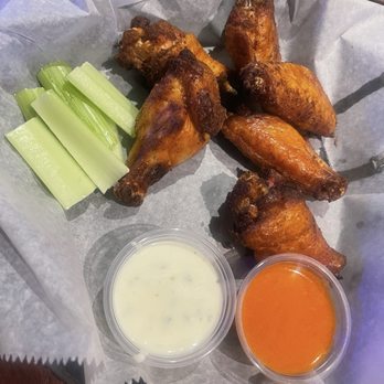 Marina 84 - Wings were really good and probably should have ordered more than 6! - Sports Bars Near Me - Fort Lauderdale, Florida Marina 84 - Wings were really good and probably should have ordered more than 6! - Sports Bars Near Me - Fort Lauderdale, Florida