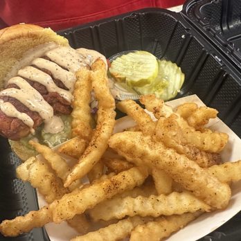 B’s Hot Chicken - Sandwiches Near Me - University Place, Washington B’s Hot Chicken - Sandwiches Near Me - University Place, Washington