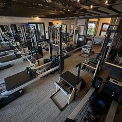 Makai Fitness - Pilates Yoga Wellness - Studio 200 - Group Reformer Studio