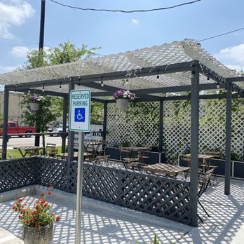 Roast & Brew - Patio area - Coffee & Tea Near Me - Houston, Texas Roast & Brew - Patio area - Coffee & Tea Near Me - Houston, Texas