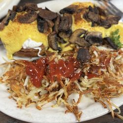 BG's Cafe - Country Benedict