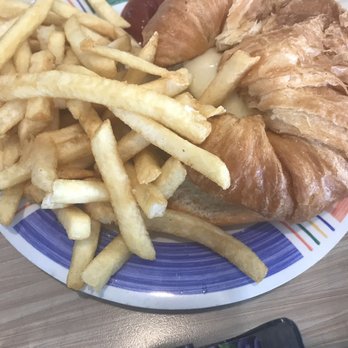 Dee's Restaurants - Cranberry Turkey Sandwich - American Near Me - Taylorsville, Utah Dee's Restaurants - Cranberry Turkey Sandwich - American Near Me - Taylorsville, Utah